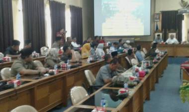 Anggota DPRD Dilarang Main Proyek dan Minta Uang Ketok Palu