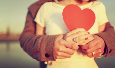  5 Kalimat Ini Maknanya Lebih Dalam dari "I Love You"