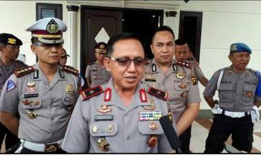 SAH..Kapolda Jambi Muchlis AS Naik Pangkat Bintang Dua