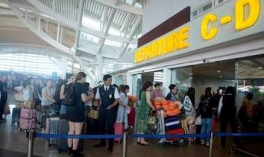 Pengelola Bandara Ingatkan Maskapai Arahkan Penumpang Kosongkan Senpi di Ruang Khusus