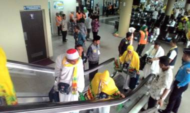 Jamaah Calon Haji Jambi Dilengkapi Gelang Berteknologi QR