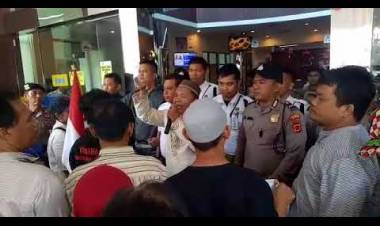 VIDEO: Merasa Ditipu BTN Jambi Emak-emak Tuntut Berikan Sertifikat Rumah