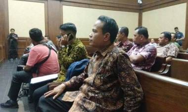 SIDANG ZUMI ZOLA: Dodi Sebut Fee Proyek Fisik Ditetapkan 10 Persen