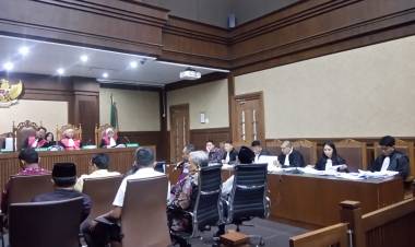 SIDANG LANJUTAN ZUMI ZOLA: Ada Sandi A, B, Plus dan Bintang dalam Distribusi Suap Uang Ketok DPRD