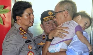 Akhirnya, Balita Korban Gempa yang Digendong Mensos Agus Bertemu Orang Tuanya