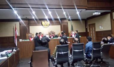 Varial Adi Sebut Zulkifli Nurdin Minta Carikan Uang untuk Suksesi Zumi Zola