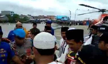 Puluhan Relawan Non Muslim Sambut Kedatangan UAS di Tanjab Barat Jambi