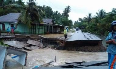 Banjir dan Longsor Terjang Sembilan Kecamatan di Mandailing Natal Sumut