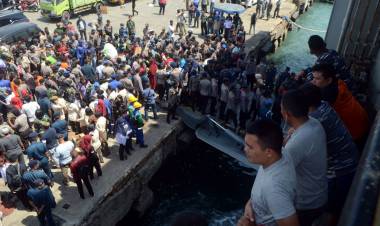 Masih Trauma Tsunami, Hujan Deras dan Angin Kecang Cemaskan Pengungsi Palu   