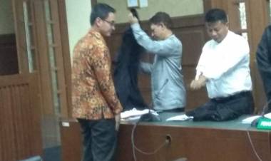 Banyak Permintaan, Zumi Zola Mengaku Jaga Jarak dengan DPRD 