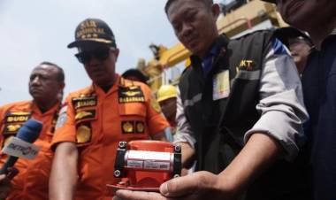 SAR Akui Pencarian CVR Lion Terhalang Lumpur