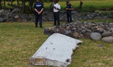 Diduga Potongan Pesawat MH370 Malaysia Ditemukan