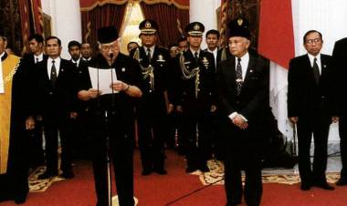 Semakin Panas! Sekjen PSI Tantang Diskusi Soeharto Simbol KKN