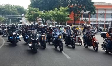 Trend Gaya Jokowi, Menhub Ketularan Saat Promosi Keselamatan Berkendara