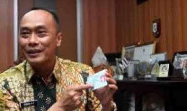 Tak Banyak Bicara, Dirjen Dukcapil Kemendagri Tiba di Bareskrim Bahas KTP-e