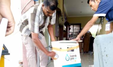 Miris..Pegawai di Dinas Batanghari Ini Bekerja Tanpa Aliran Listrik