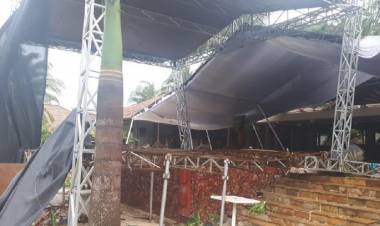 Diterjang Tsunami Panggung Seventeen Luluh Lantak