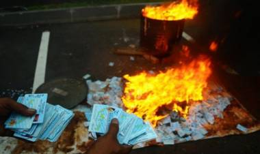 Mendagri Instruksikan Hancurkan KTP-e Rusak