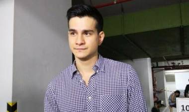 Artis Steve Emmanuel Selundupkan Narkoba