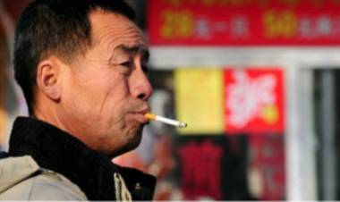 Malaysia Larang Merokok di Restoran Per 1 Januari, Ini Hukumannya...