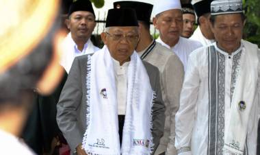 Ma'ruf Amin: Presiden Jokowi Tak Sedang Melamun