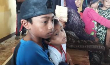 Pergi Mengaji Hengki & Farel Selamat dari Longsor