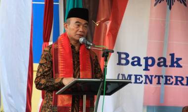Alhamdulillah, Mendikbud Sebut Pada 2019 Siswa Tak Mampu Tak Perlu Gunakan SKTM