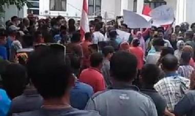 Ini Tuntutan Ratusan Warga Rambah di Kejari Muara Bungo…