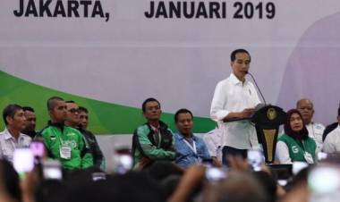 Ojek Online Ajarkan Jokowi Cara Cepat Pelayanan Daring