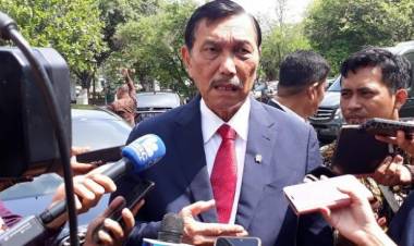 Luhut Klaim Turunnya Tarif Tiket Pesawat Demi Kepentingan Publik