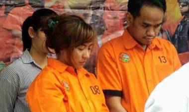 Pakai Narkoba Pedangdut Caca Duo Molek Diringkus Polisi