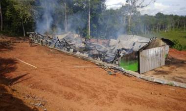 Detik - Detik Kebakaran Pabrik Kratom Terekam CCTV