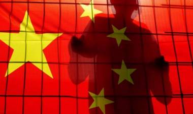 16 Tahun Kabur, Mantan Dirut BUMN China Serahkan Diri