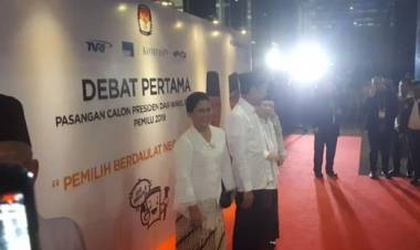 Maruf Amin Gunakan Sarung Saat Debat