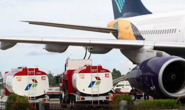 Dibalik Mahalnya Tiket dan Avtur untuk Penerbangan