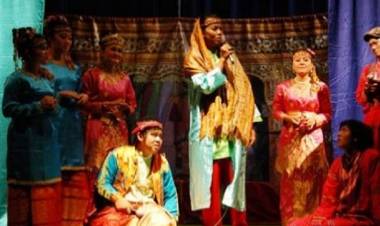 Begini Persiapan Pementasan Dulmuluk Seni Tradisional