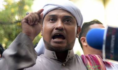 Novel: Saya Merasa Dibohongi Yusril Bertubi-tubi