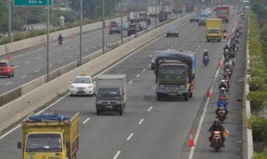 Polemik Gagasan Motor Diperbolehkan Masuk Jalan Tol?
