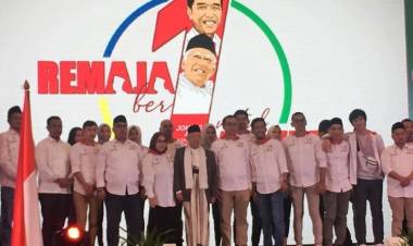 Dinilai Telah Menistakan Mbah Moen, Relawan Jokowi Tuntut Fadli Zon Minta Maaf