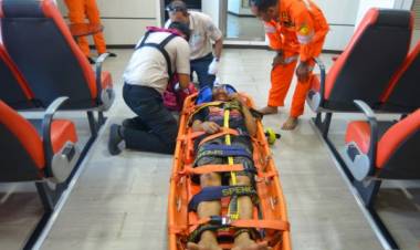 Tertimpa Kayu Log, Basarnas Evakuasi ABK Filipina di Perairan Aceh