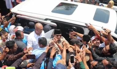 Meski Takmir Sempat Keberatan, Kader Gerindra Sambut Kedatangan Prabowo di Masjid Kauman