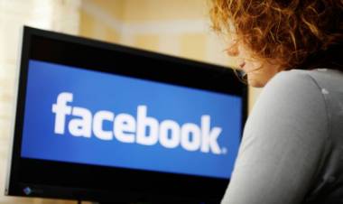 Gara-gara Misinformasi Vaksin, Google dan Facebook Dikritik