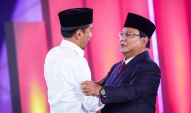 Jokowi Santai Hadapi Prabowo Pada Debat Kedua Pilpres