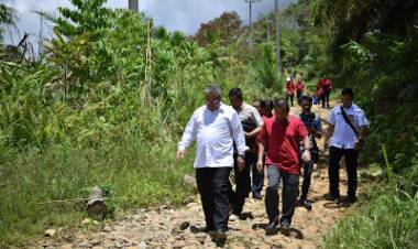 Keseleo, Mendes Sedih Kondisi Jalan Seluma Memprihatinkan