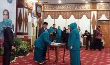 Dilantik Erni Guntari Tjahjo Kumolo, Rahima Fachrori Pimpin TP PKK Provinsi Jambi 