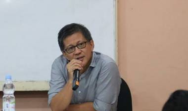 Rocky Gerung: Kalau Kuala Boleh Berlumpur, Tapi Akal Itu Tak Boleh Berlumpur