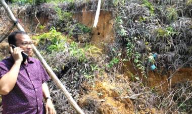 Belum Ada Tindakan Warga Keluhkan Longsor di Perumahan Citra Lestari 8