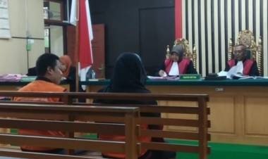 Perempuan Berkerudung Hitam Pengedar Narkoba Ini Dijebloskan ke Penjara