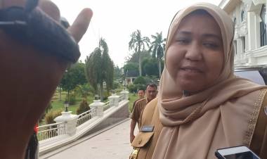 Terlihat Kebingungan Sebelum Diperiksa KPK, Masnah Busro Ungkap Ini 