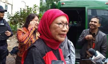 Soal Sidang Hari ini, Ratna: Ya yang nyiapan lawyer lah Bukan saya